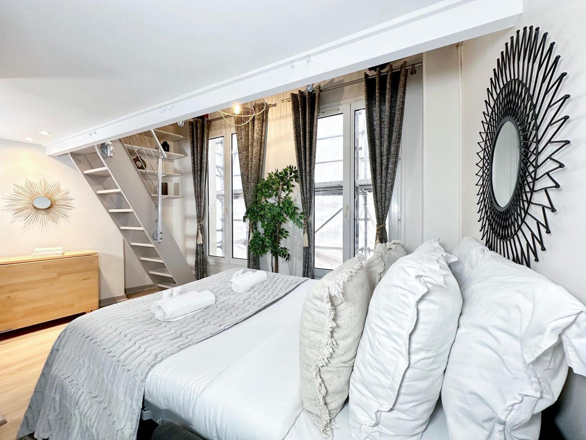 Stylish Duplex In Front Of Buttes-chaumont * Paris