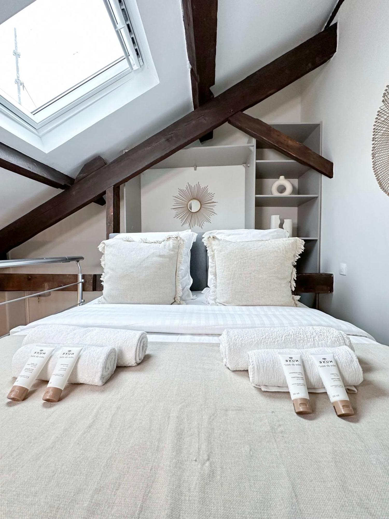 Stylish Duplex In Front Of Buttes-chaumont Apartment