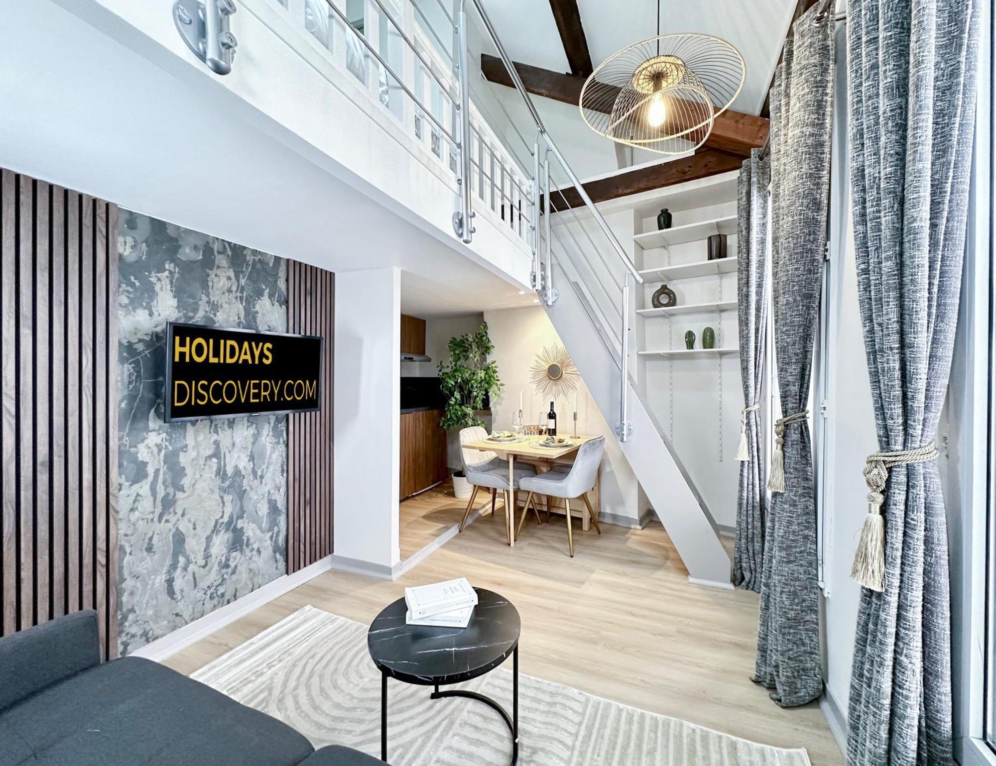 Apartment Stylish Duplex In Front Of Buttes-chaumont
