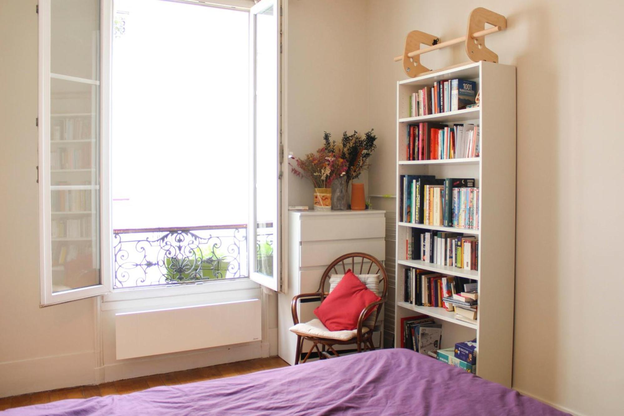 Bright 35 M Close To The Bastille *