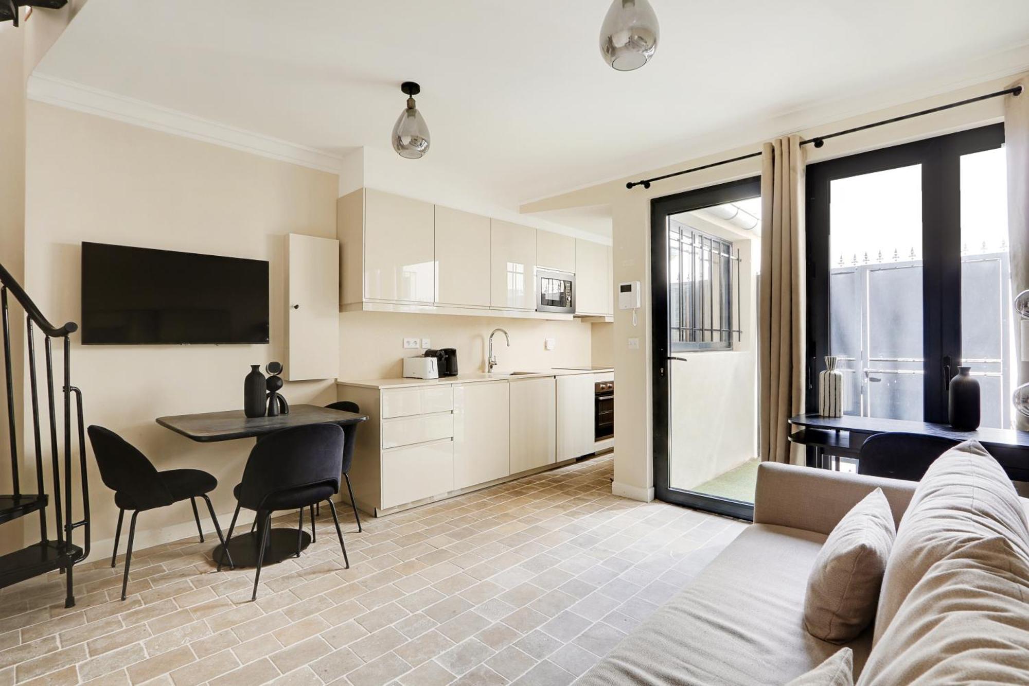Apartment Pick A Flat's In Monrmartre - Rue Lepic