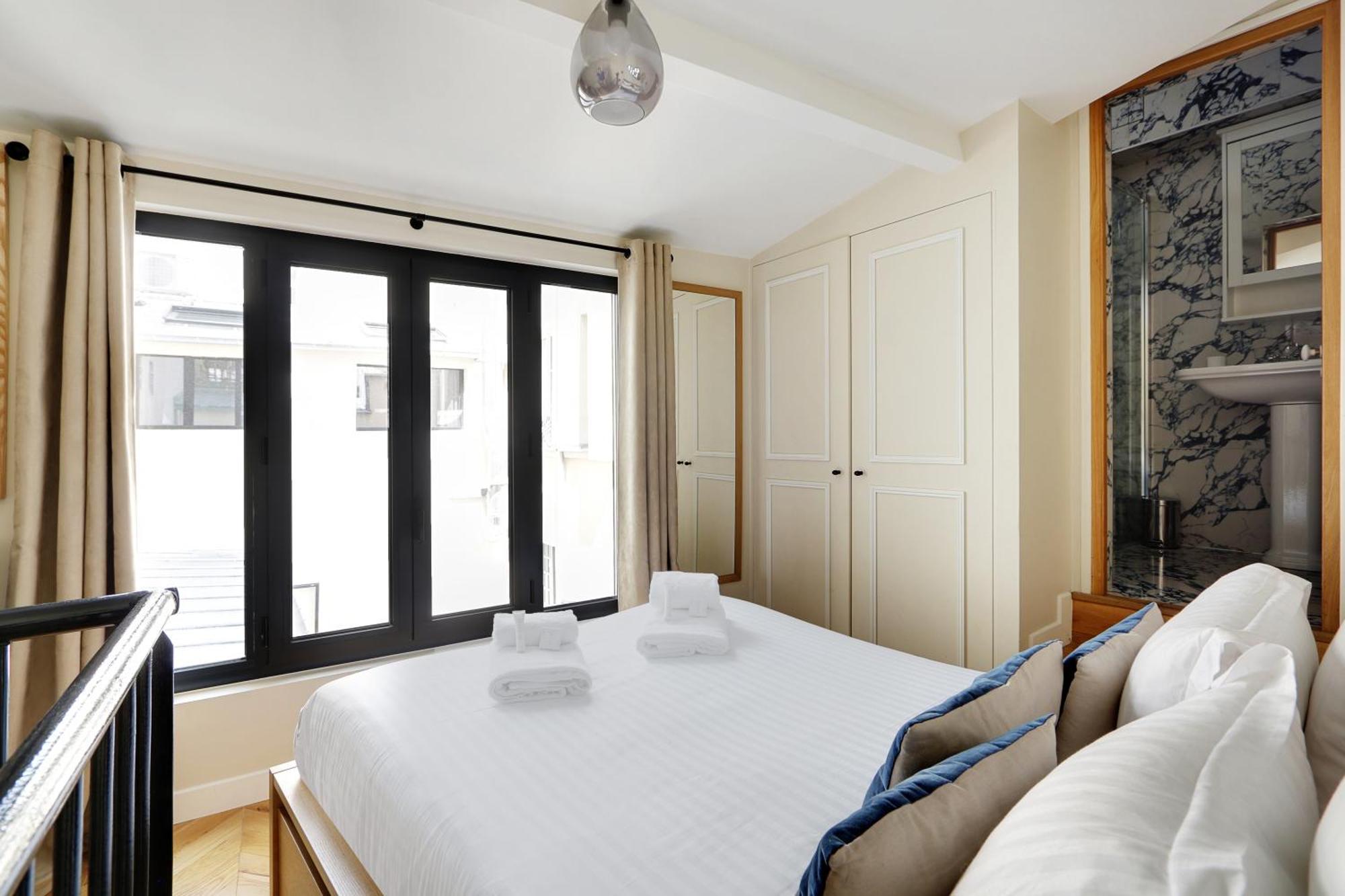 Apartment Pick A Flat's In Monrmartre - Rue Lepic *