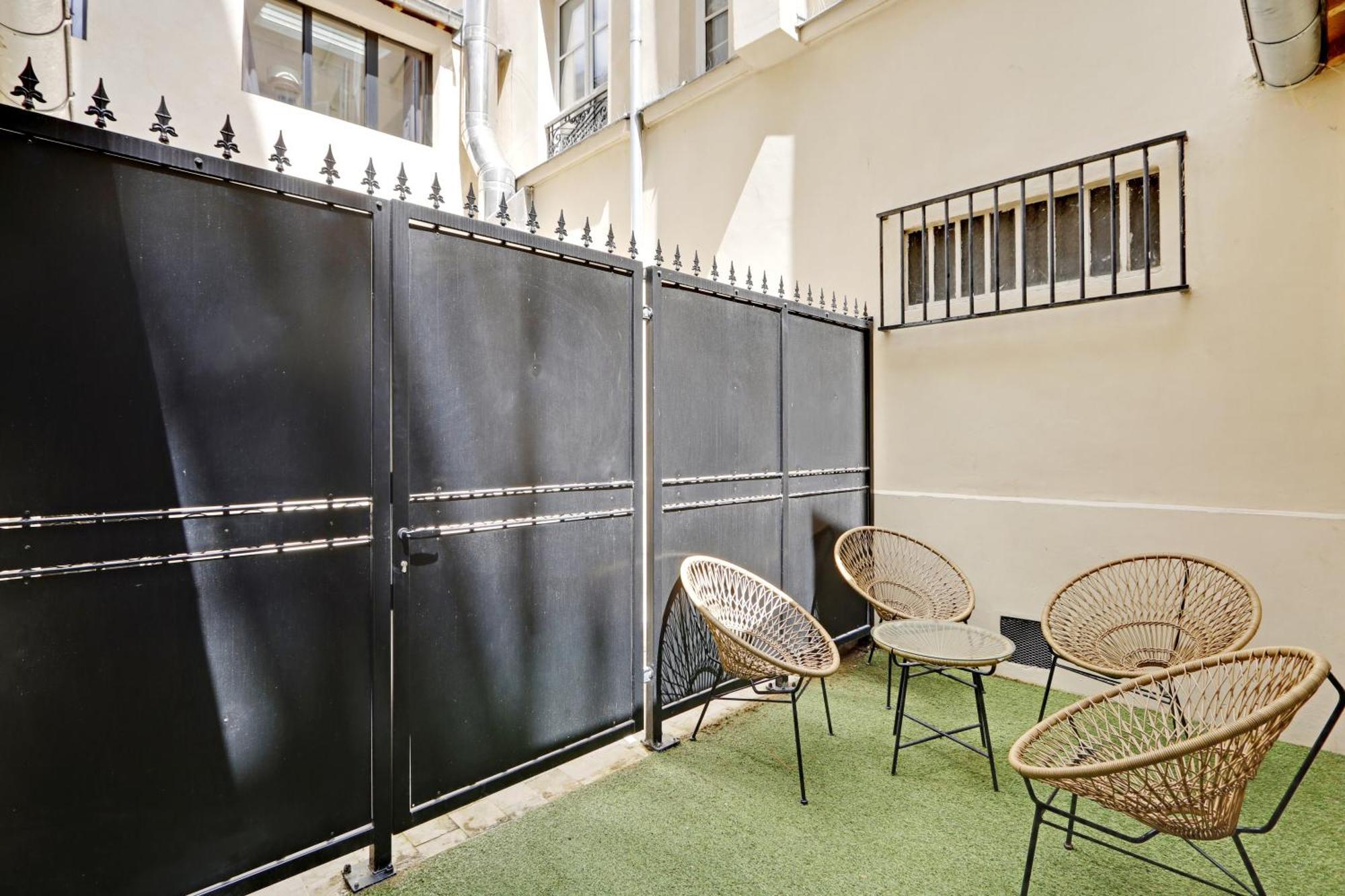 Pick A Flat's In Monrmartre - Rue Lepic Apartment Paris