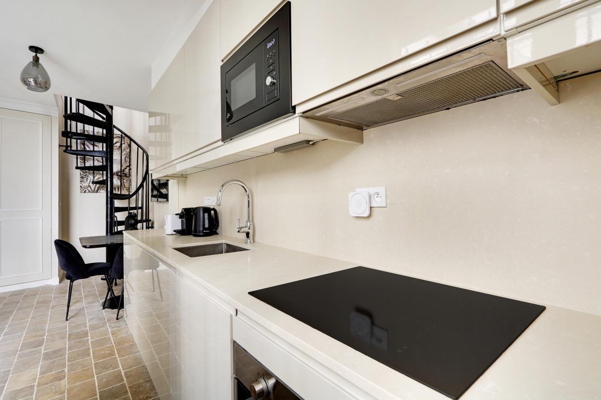 Apartment Pick A Flat's In Monrmartre - Rue Lepic