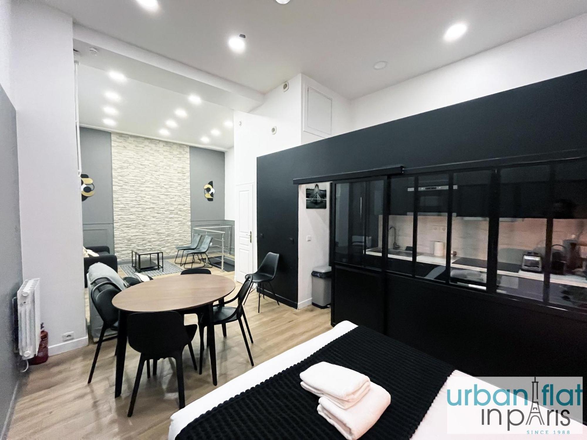 Apartment Urban Flat 05 - Spacious 1 Bedroom Parisian Flat