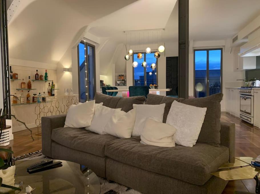 New Rbnb Eiffel Tower Rooftop 360 Terrace View And Parking Appartement Paris