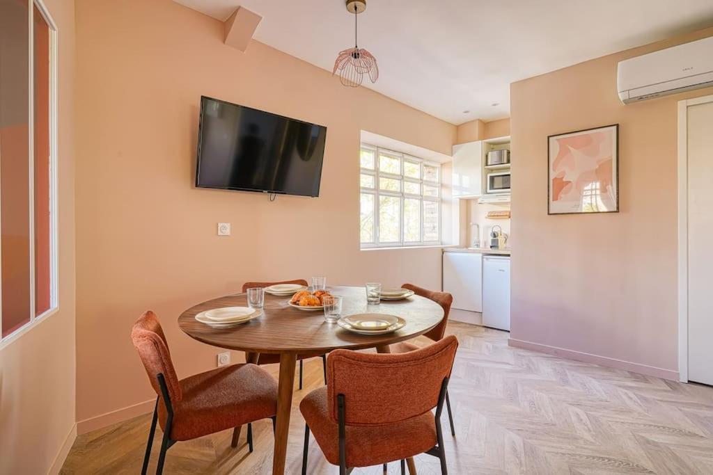Appartement Rose Monceau Avec Sauna - Iv Paris