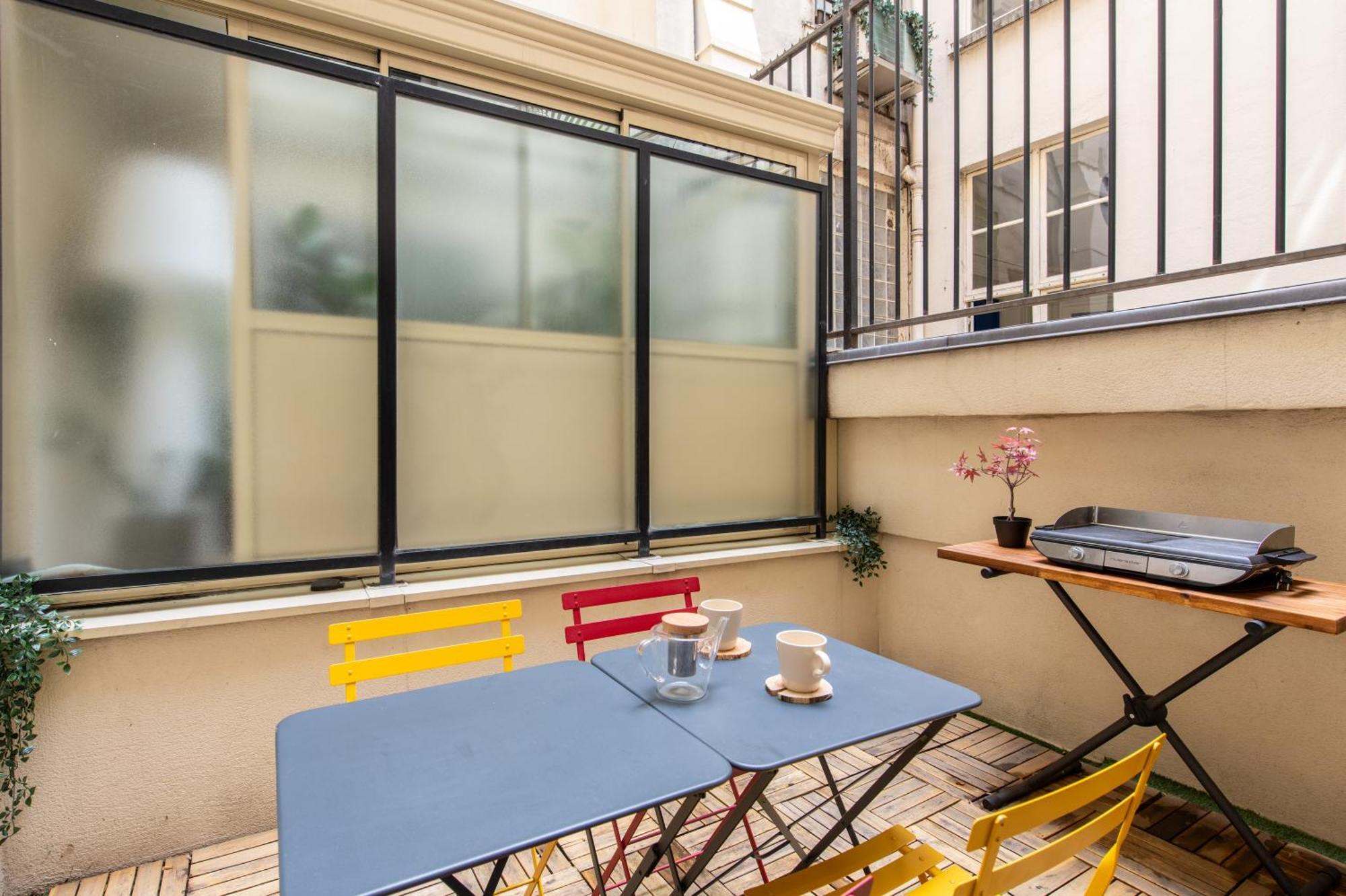 Geranimus M : Heart Of With Patio Apartment Paris