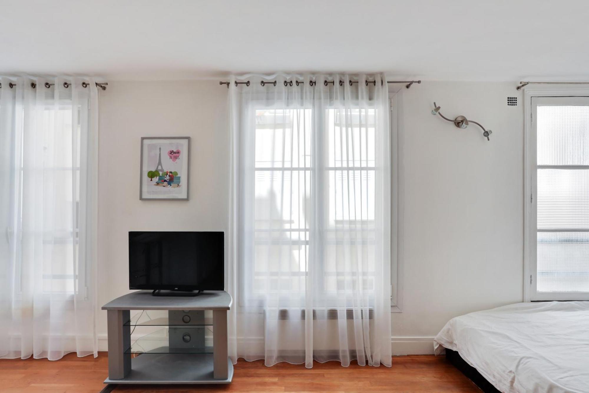 Votre Havre De Paix Au Coeur De By Weekome Apartment