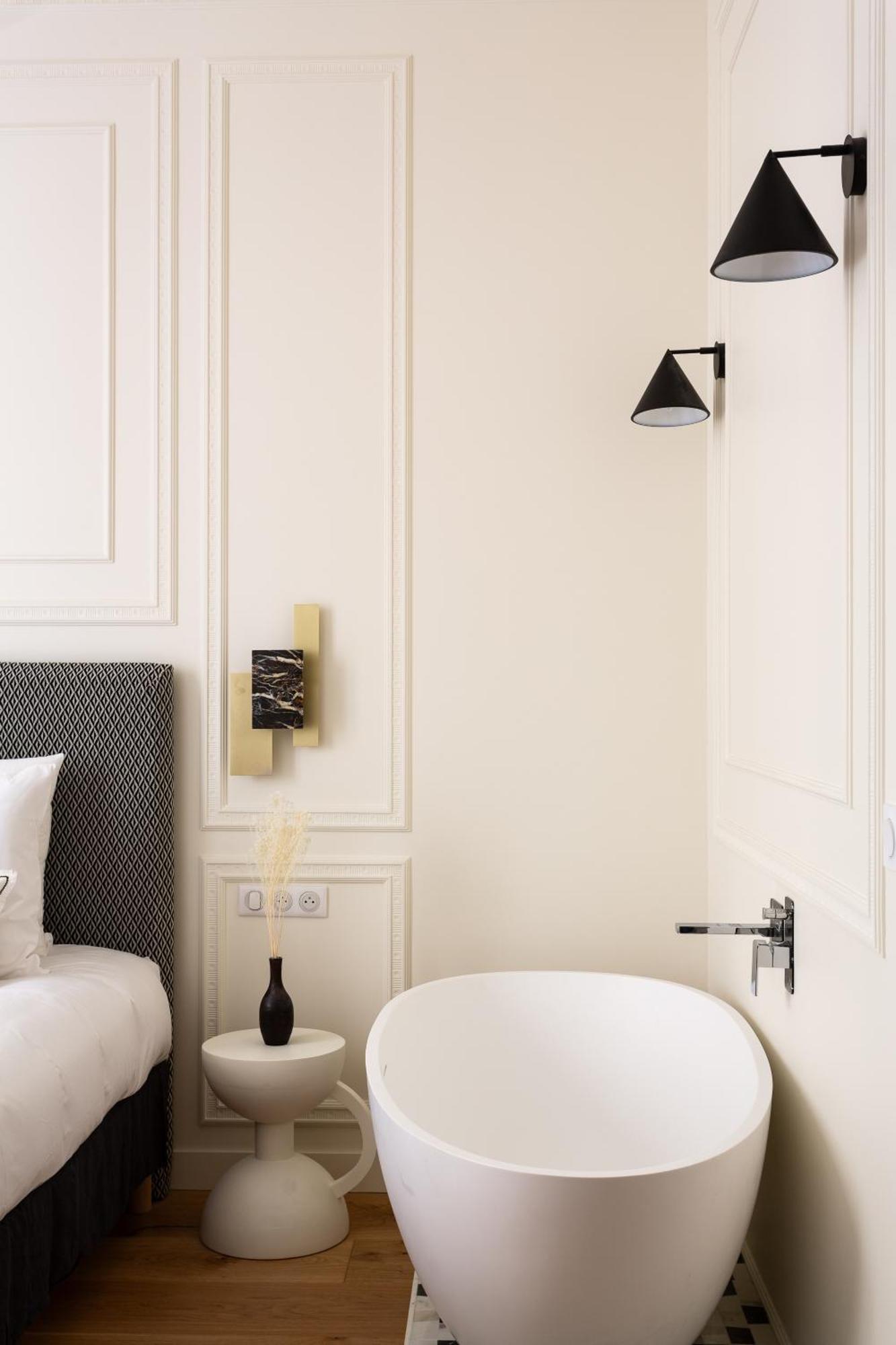 The Classy Parisian Paris