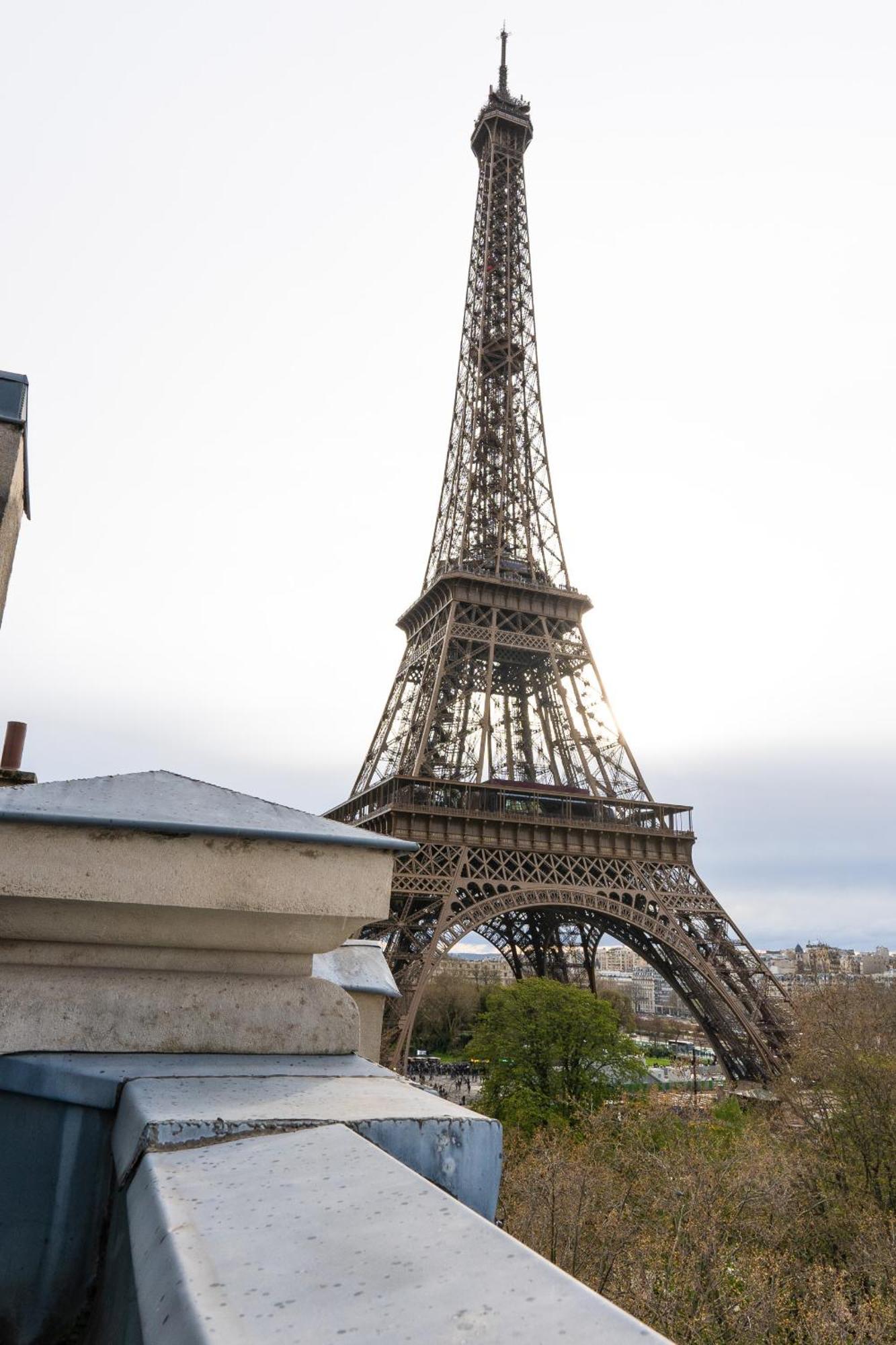 Face Tour Eiffel