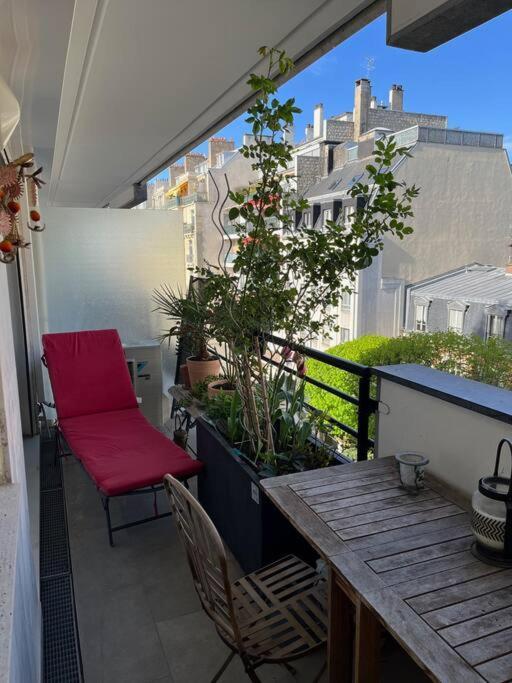 Apartment Vue Tour Eiffel - Calme & Chic *