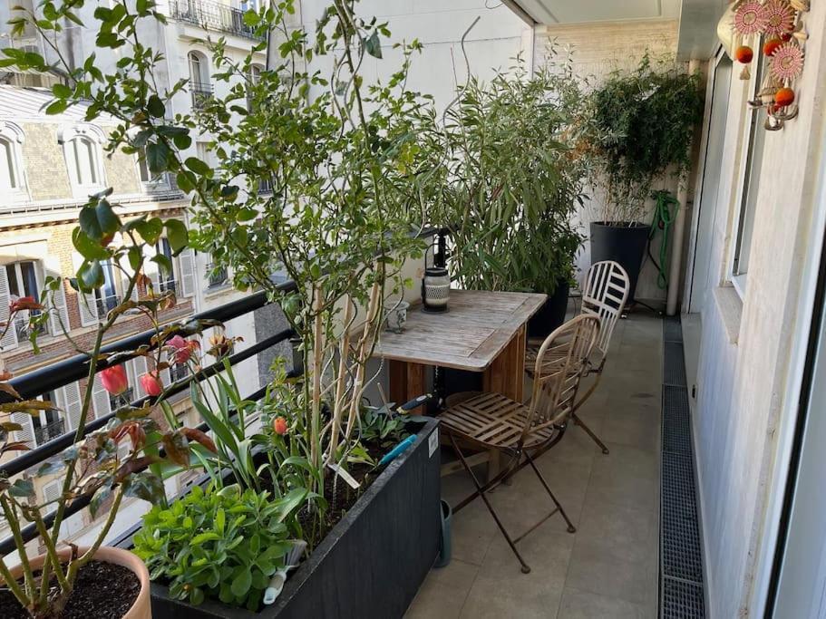 Apartment Vue Tour Eiffel - Calme & Chic