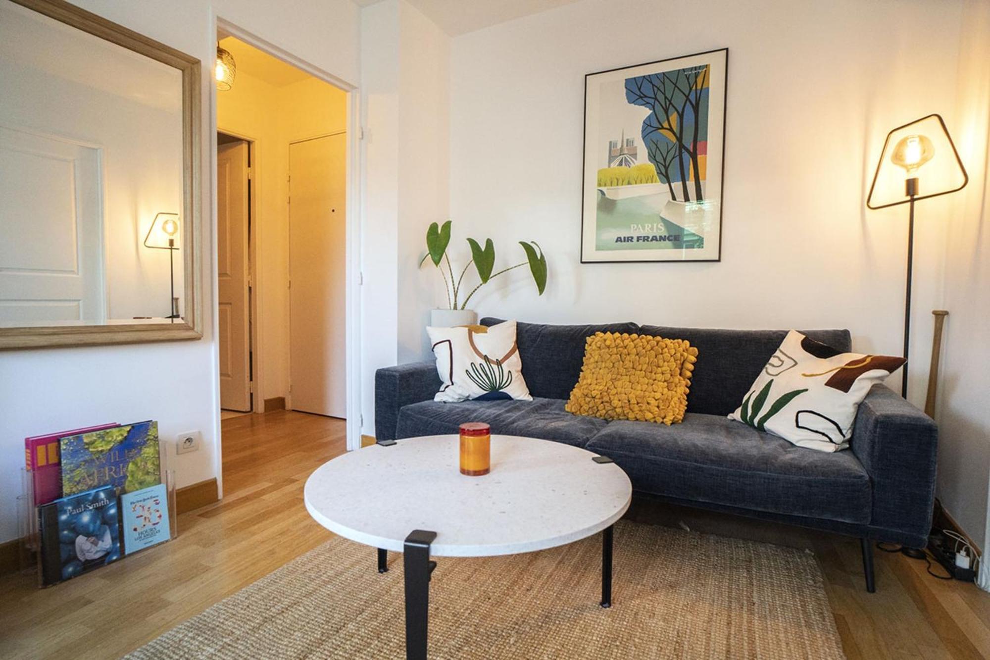 Bright 37m For 2 With Balcony In Paris! * Paris