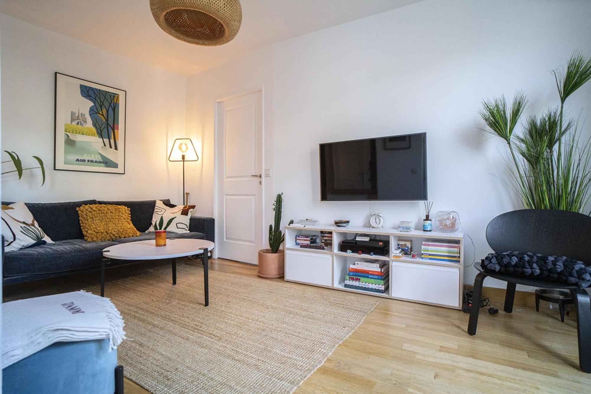 Apartment Bright 37m For 2 With Balcony In Paris! *