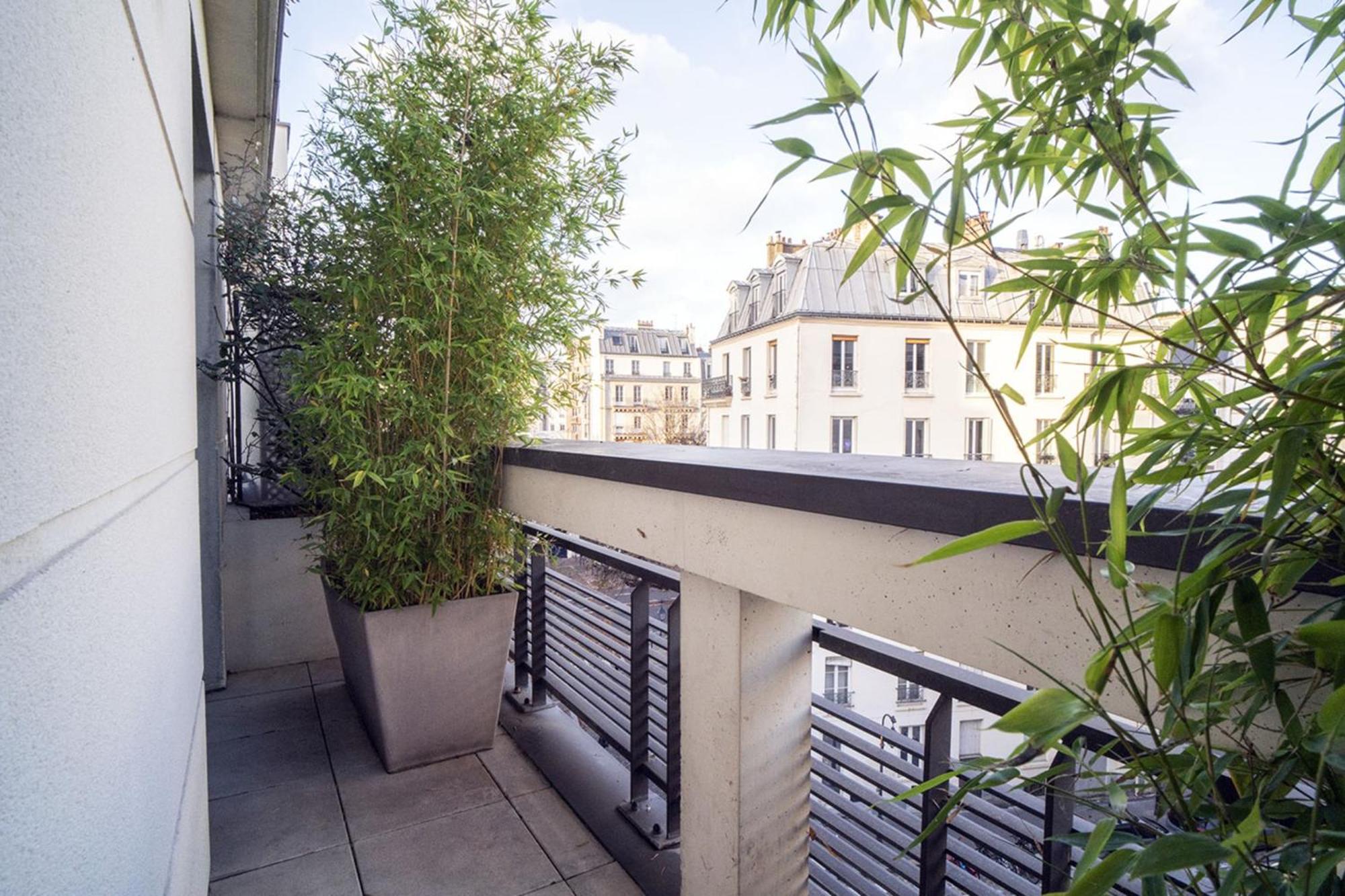 Bright 37m For 2 With Balcony In Paris! * Paris