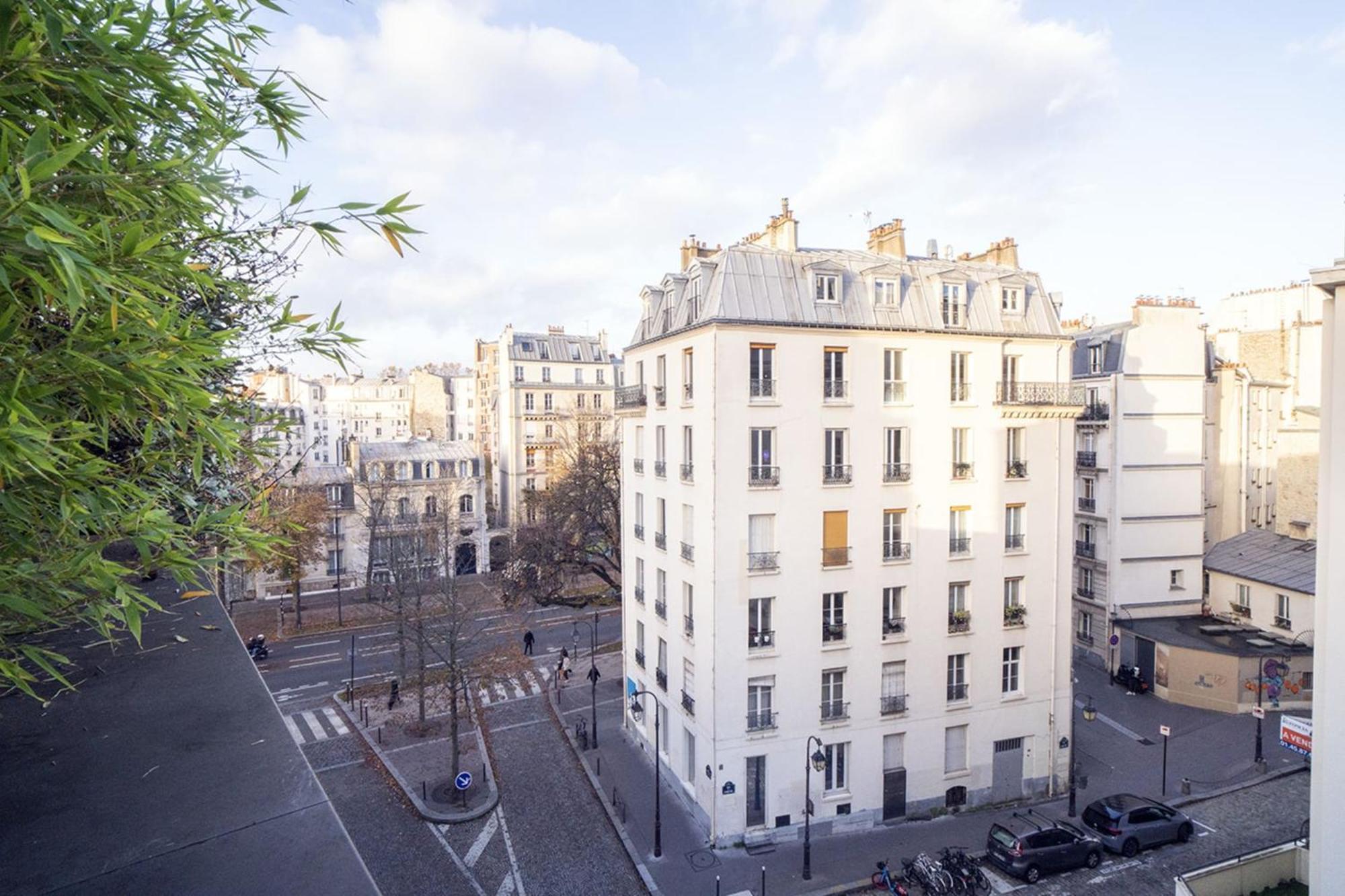 Bright 37m For 2 With Balcony In Paris! Apartment