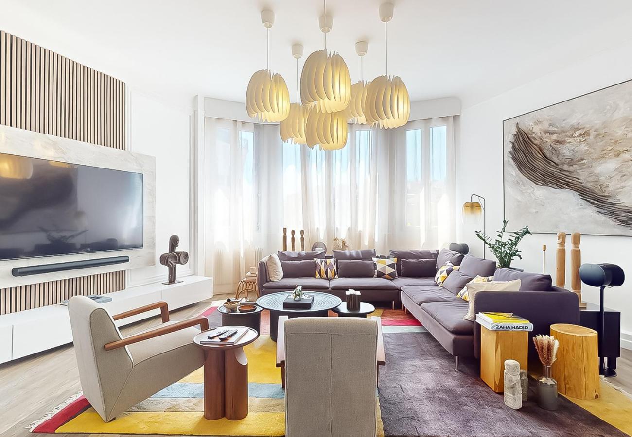 Signature Champs Elysees Apartment *