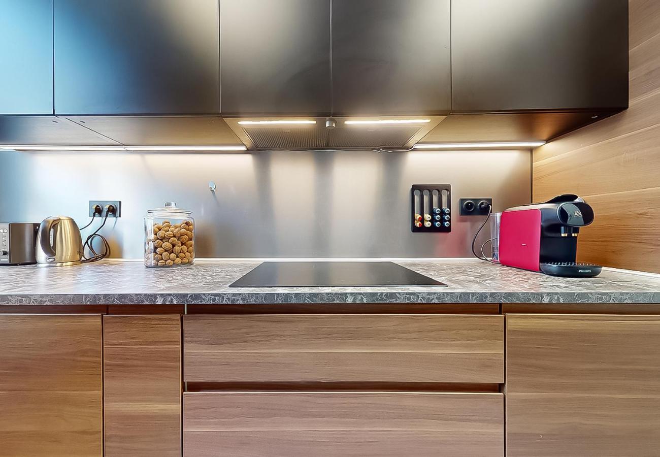 Signature Champs Elysees Apartment *