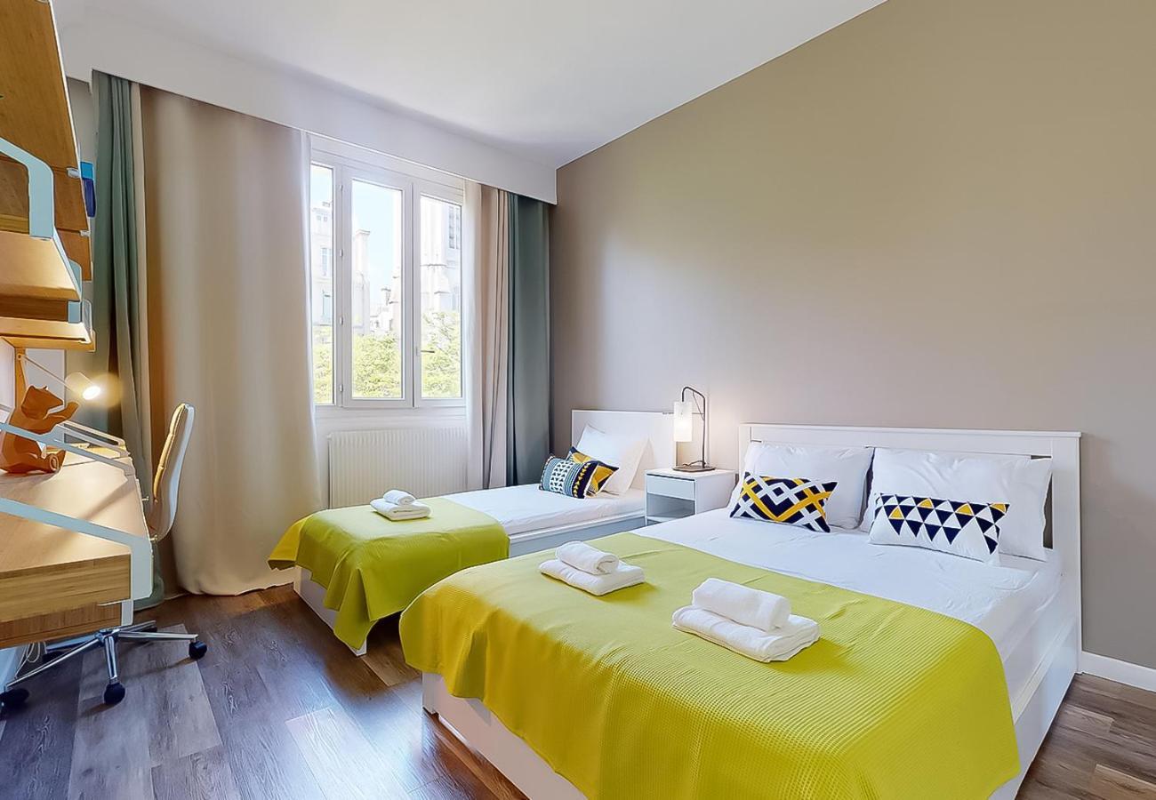 Signature Champs Elysees Apartment *