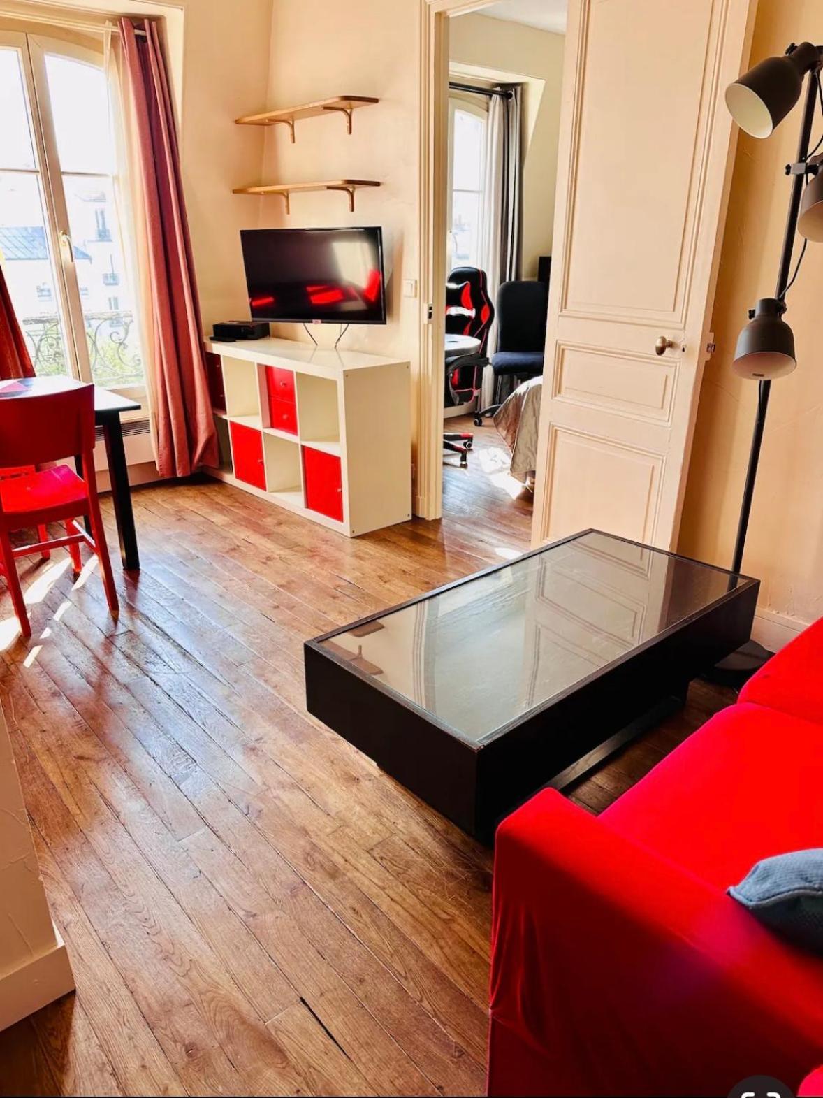Quiet Apartment *