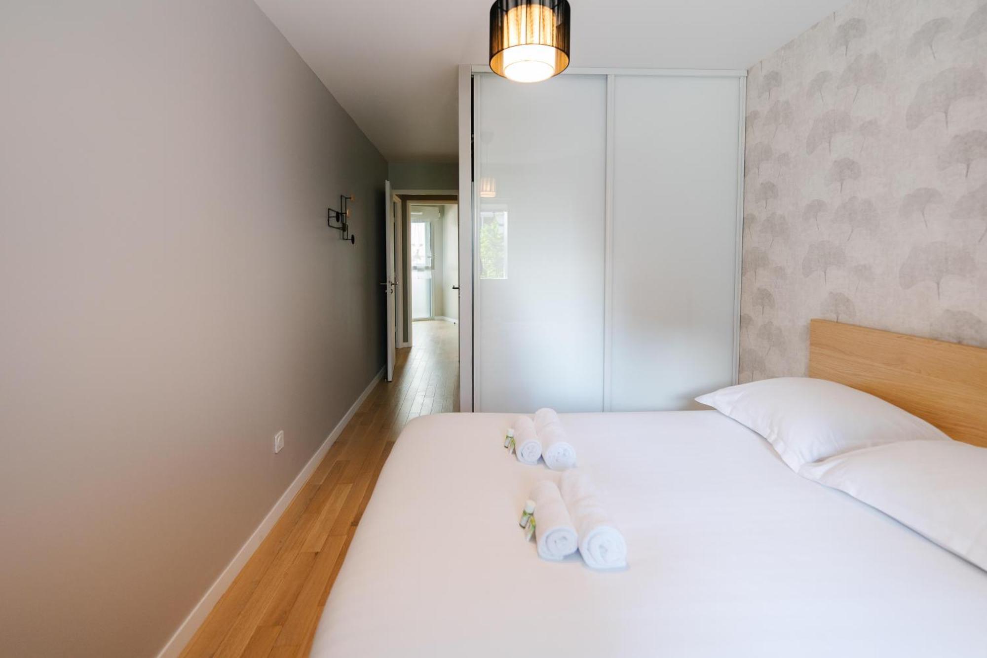 Confort Absolu A ,superbe Renove 7 Avec Salles De Bain Privatives * Paris