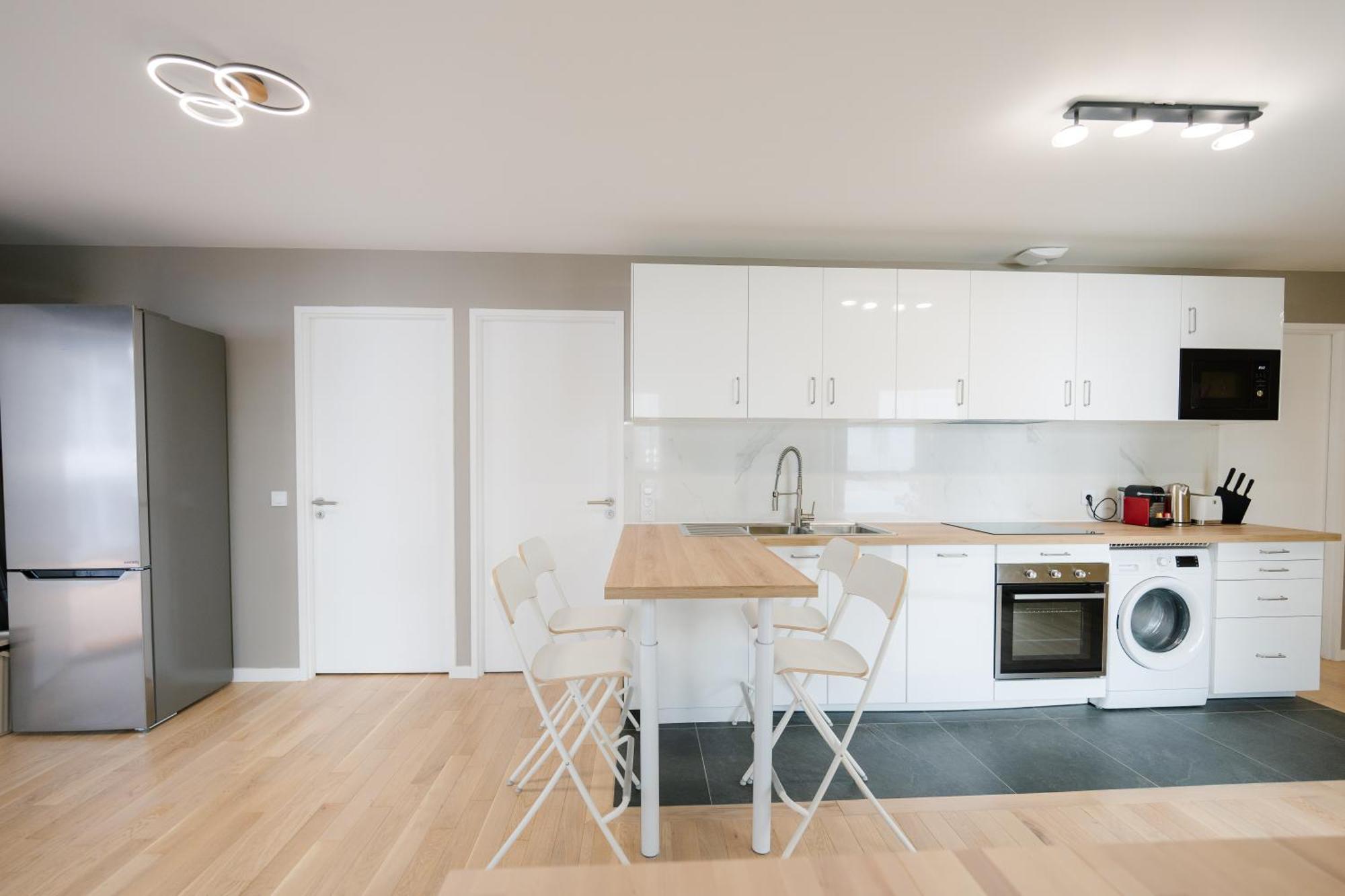 Apartment Confort Absolu A ,superbe Renove 7 Avec Salles De Bain Privatives