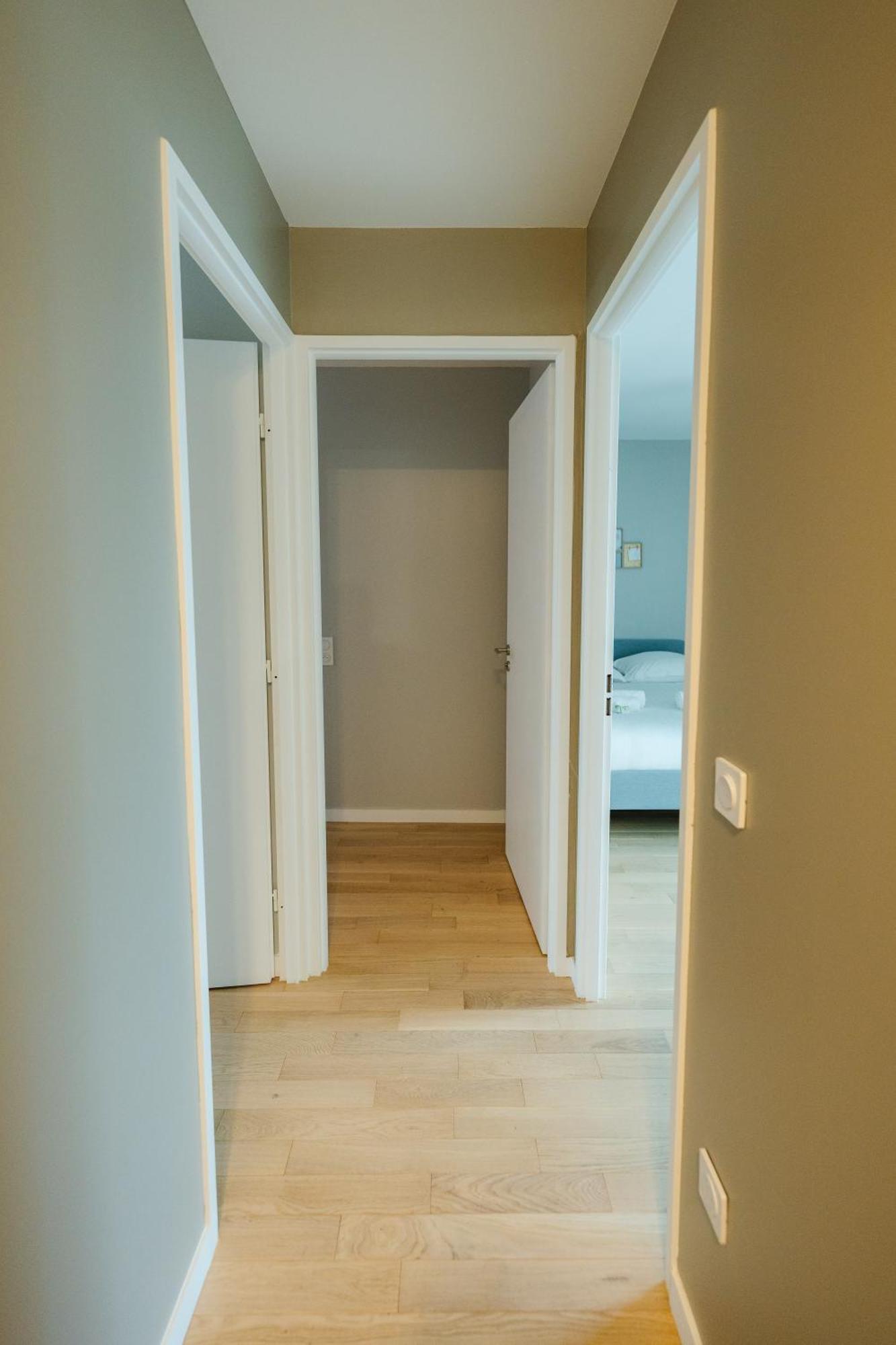Confort Absolu A ,superbe Renove 7 Avec Salles De Bain Privatives *