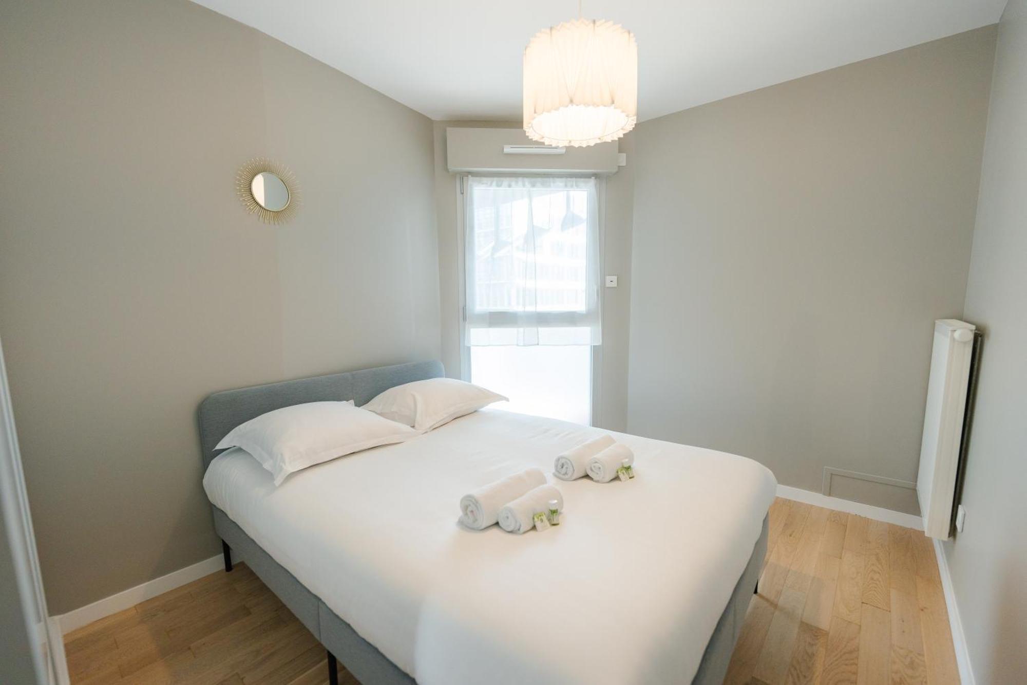 Apartment Confort Absolu A ,superbe Renove 7 Avec Salles De Bain Privatives Paris