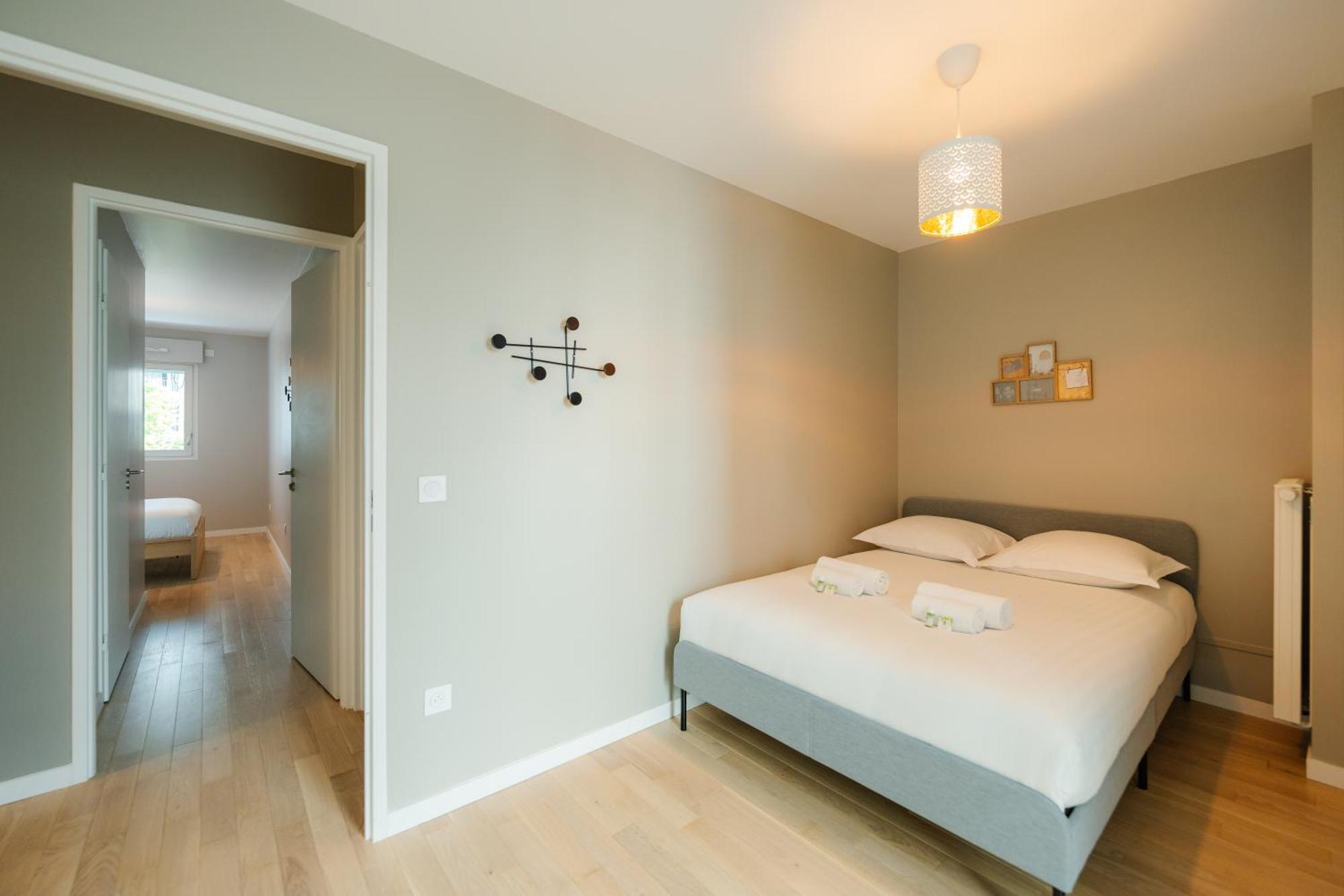 Confort Absolu A ,superbe Renove 7 Avec Salles De Bain Privatives * Paris