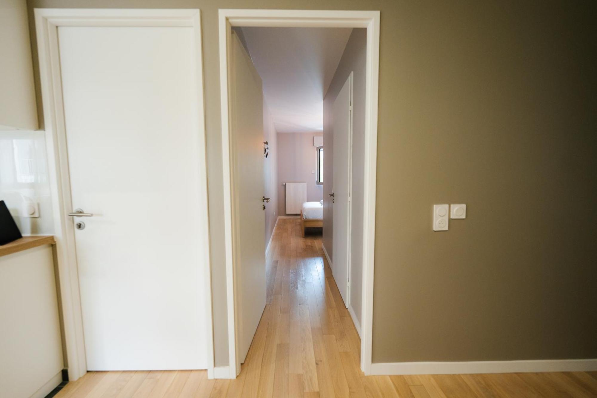 Apartment Confort Absolu A ,superbe Renove 7 Avec Salles De Bain Privatives