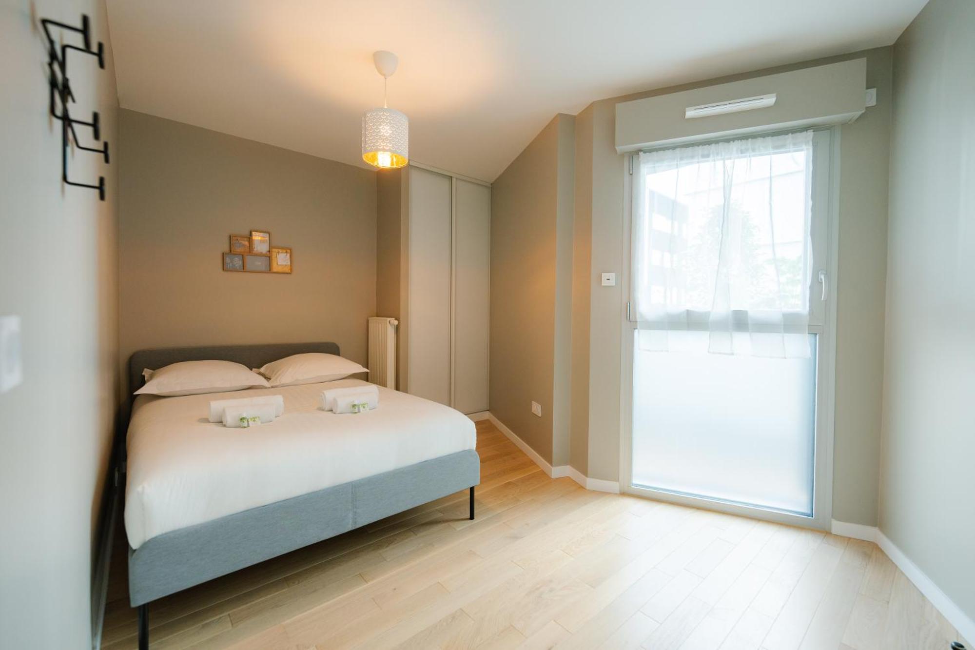 Confort Absolu A ,superbe Renove 7 Avec Salles De Bain Privatives Paris