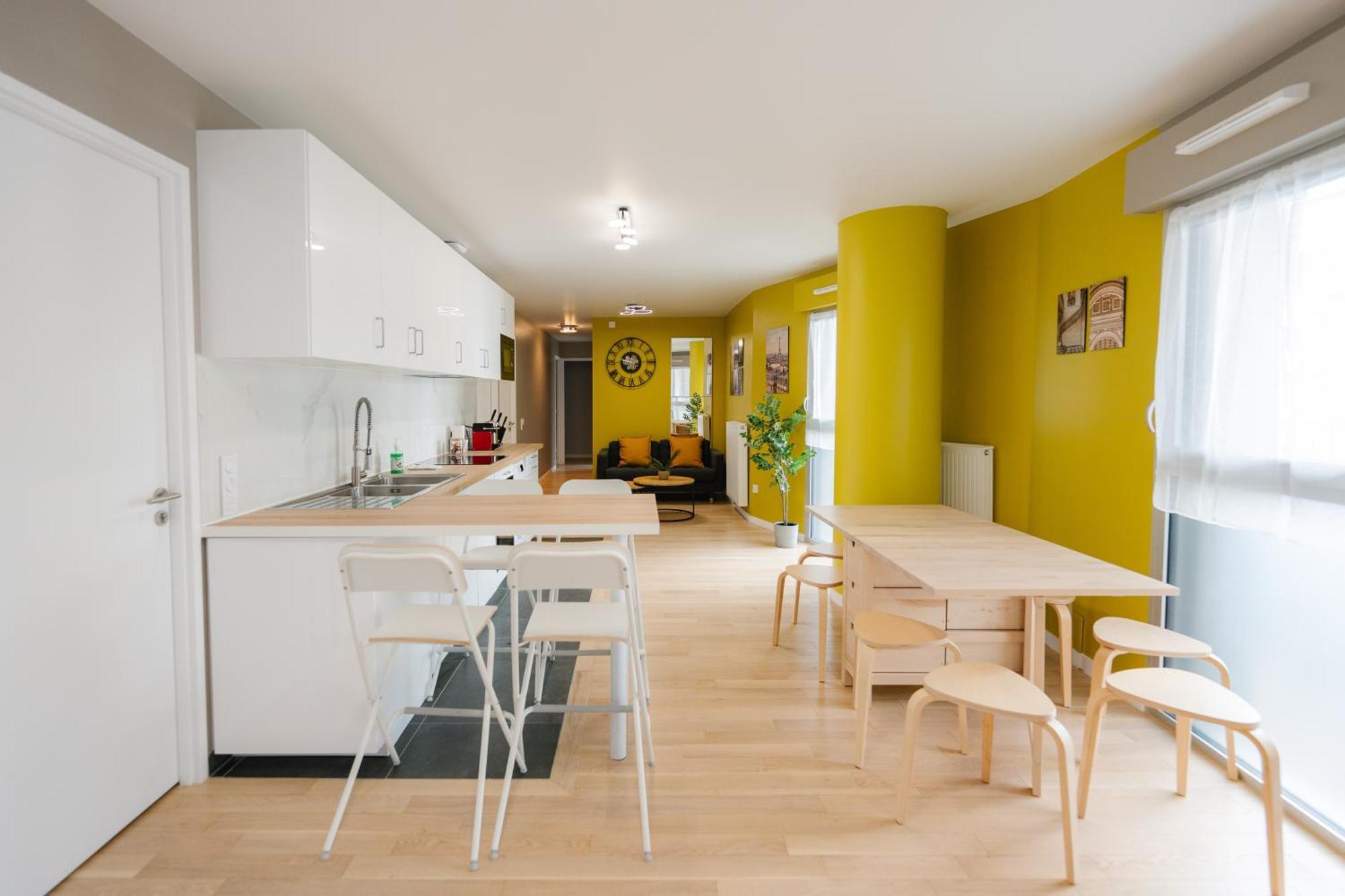 Confort Absolu A ,superbe Renove 7 Avec Salles De Bain Privatives *