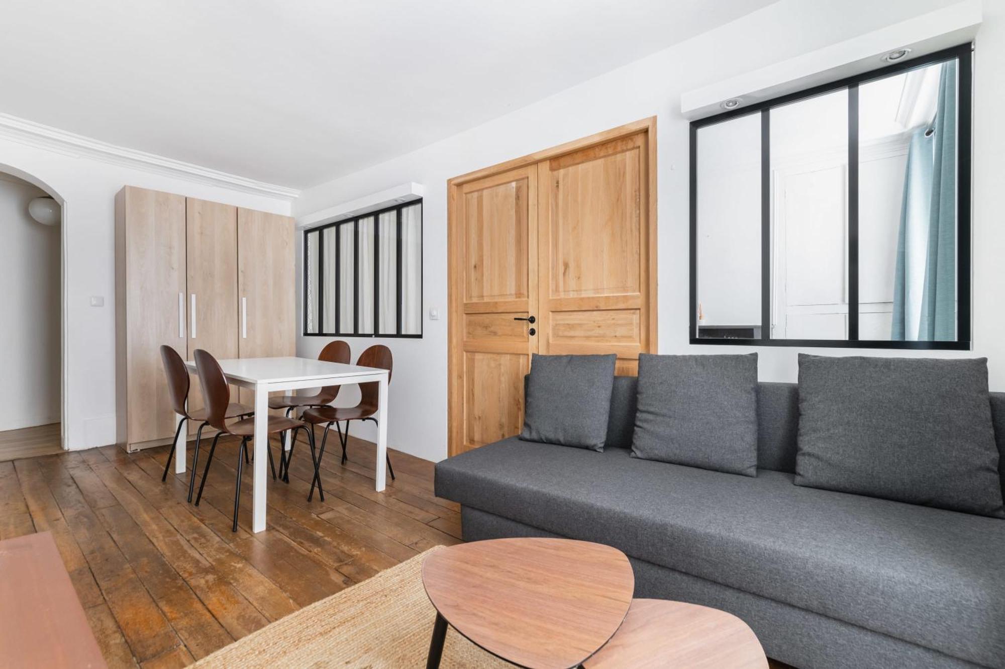 2 Pieces Confortable Metro Duroc - 6 -4p - Flat-guest *
