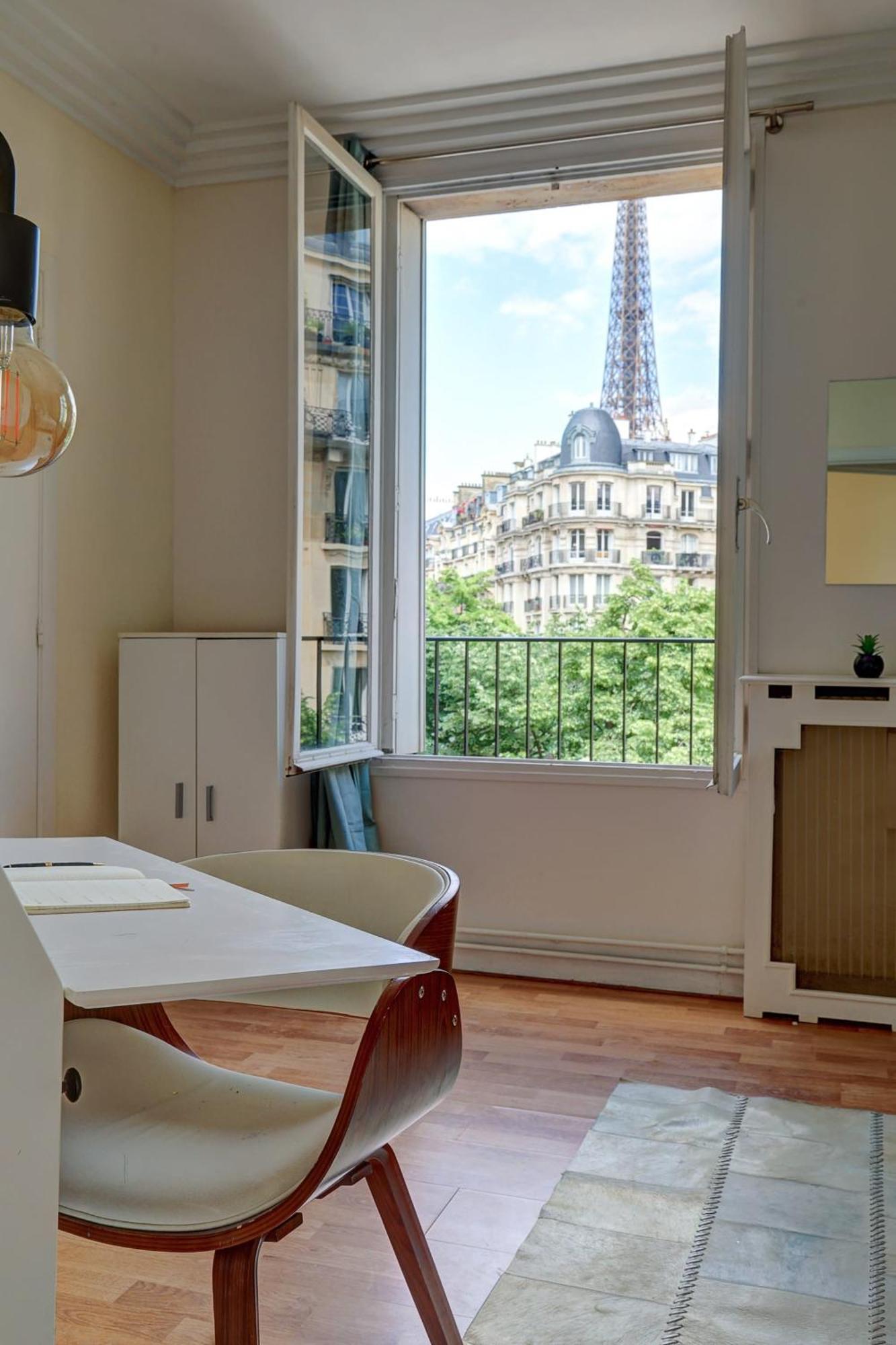Tower 1br Cozy Appartement