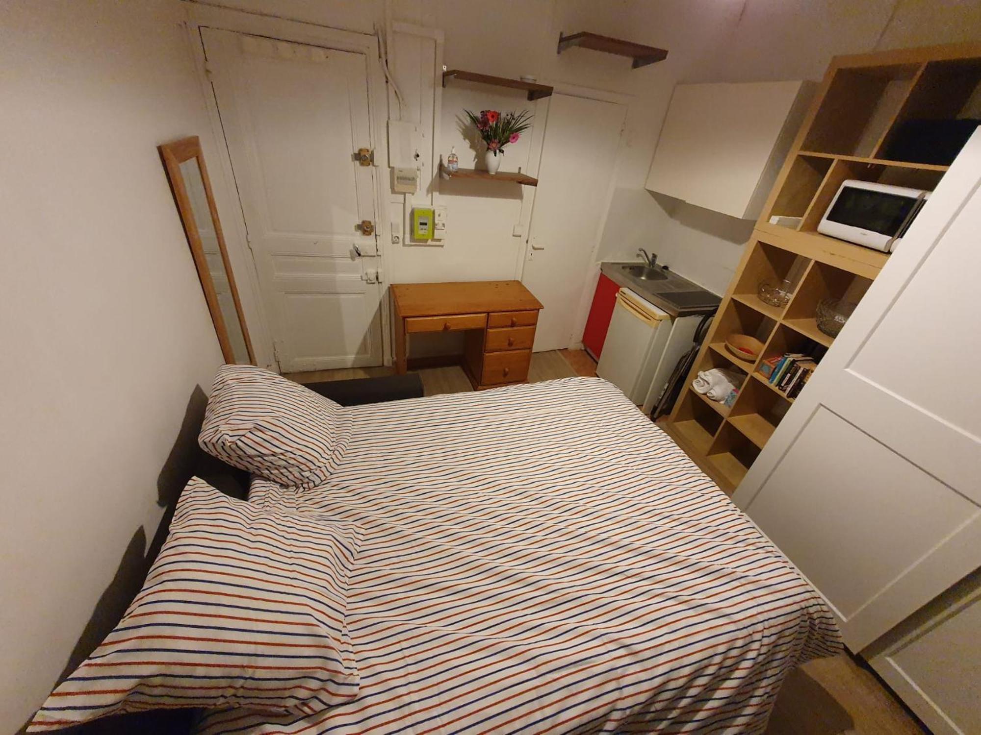 Paris, Porte De Versailles, Meuble Furnished Flat *