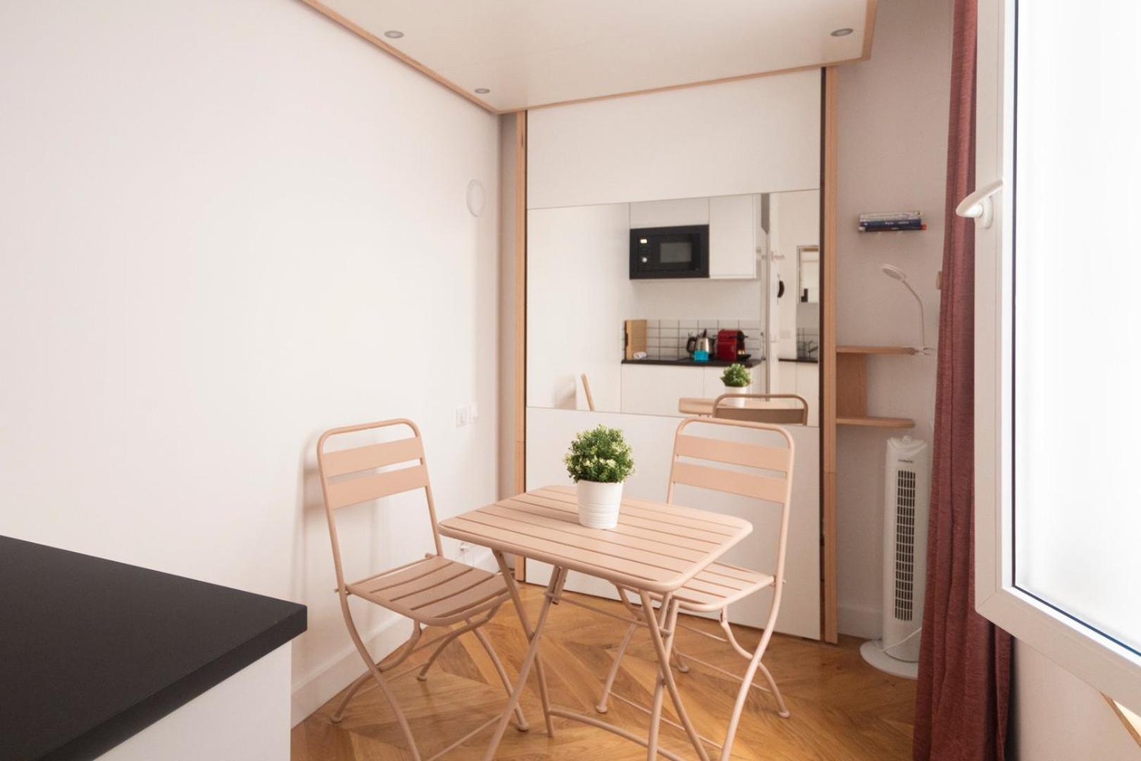 Super Mini - 2 Pax, Bed Apartment