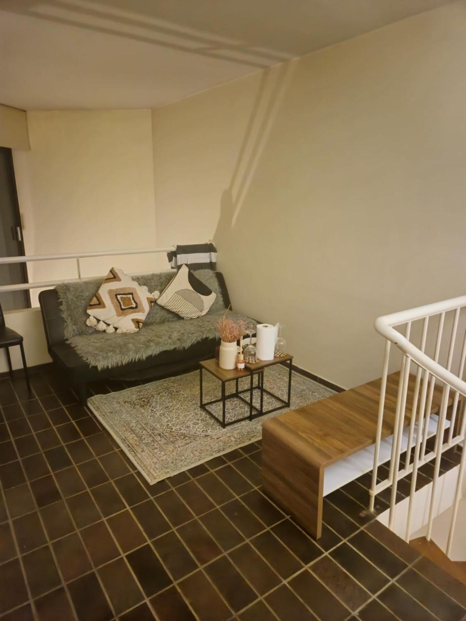 Etage D'un Duplex Au 17eme Arr De , Vue Sur Le Defense, A 10min Des Champs Elysee * Paris