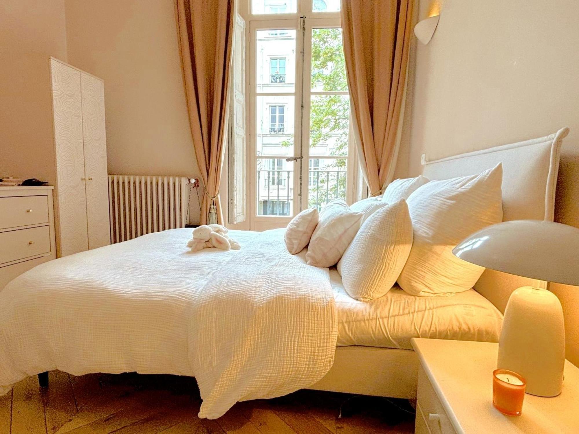 Luxembourg Apartment *