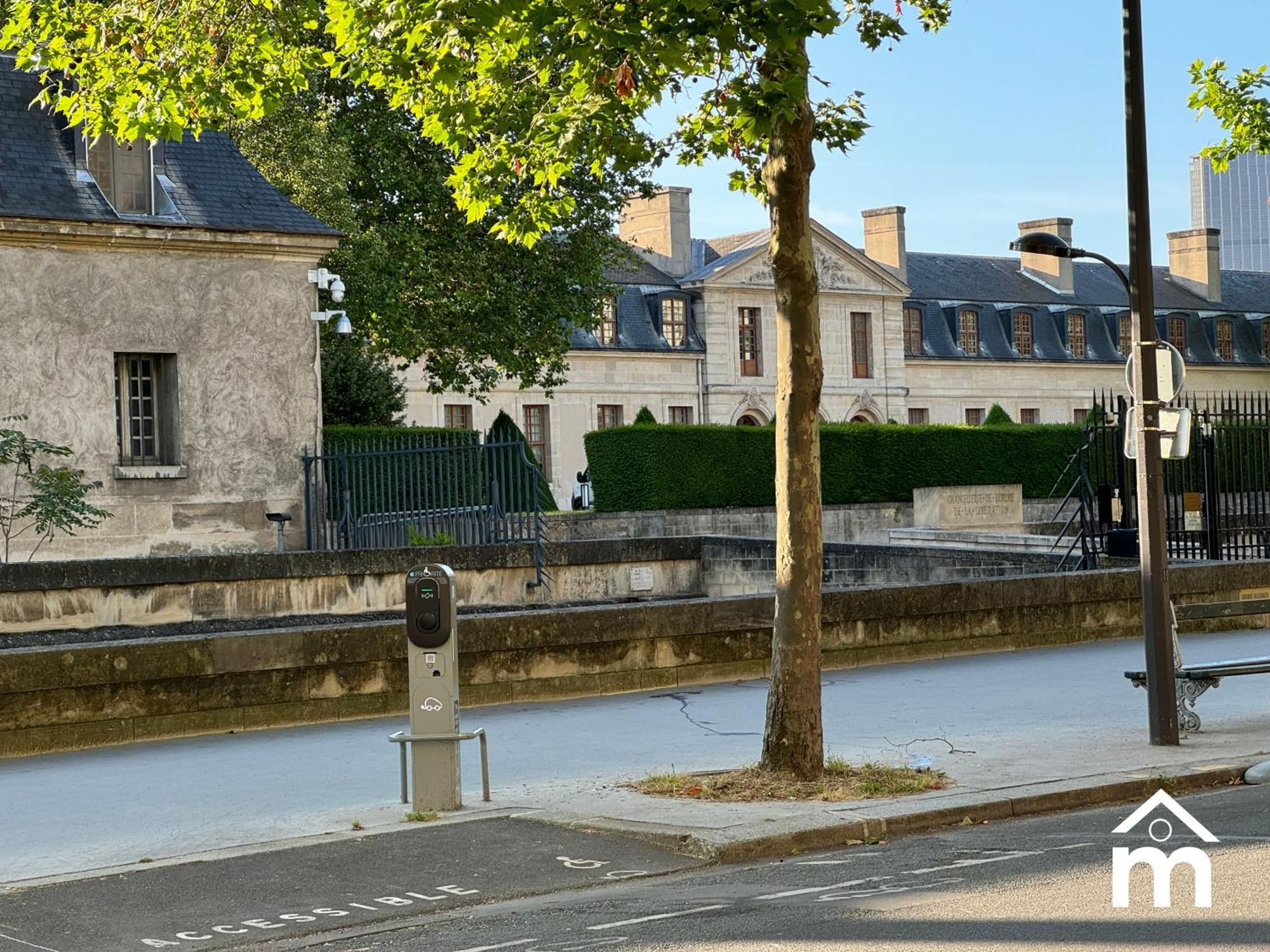 Invalides By Edelsam *