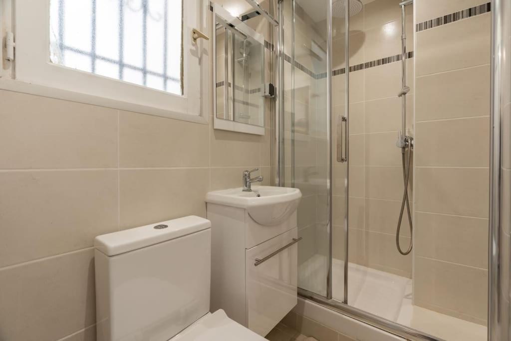 Cosy Canal Saint Martin Apartment *