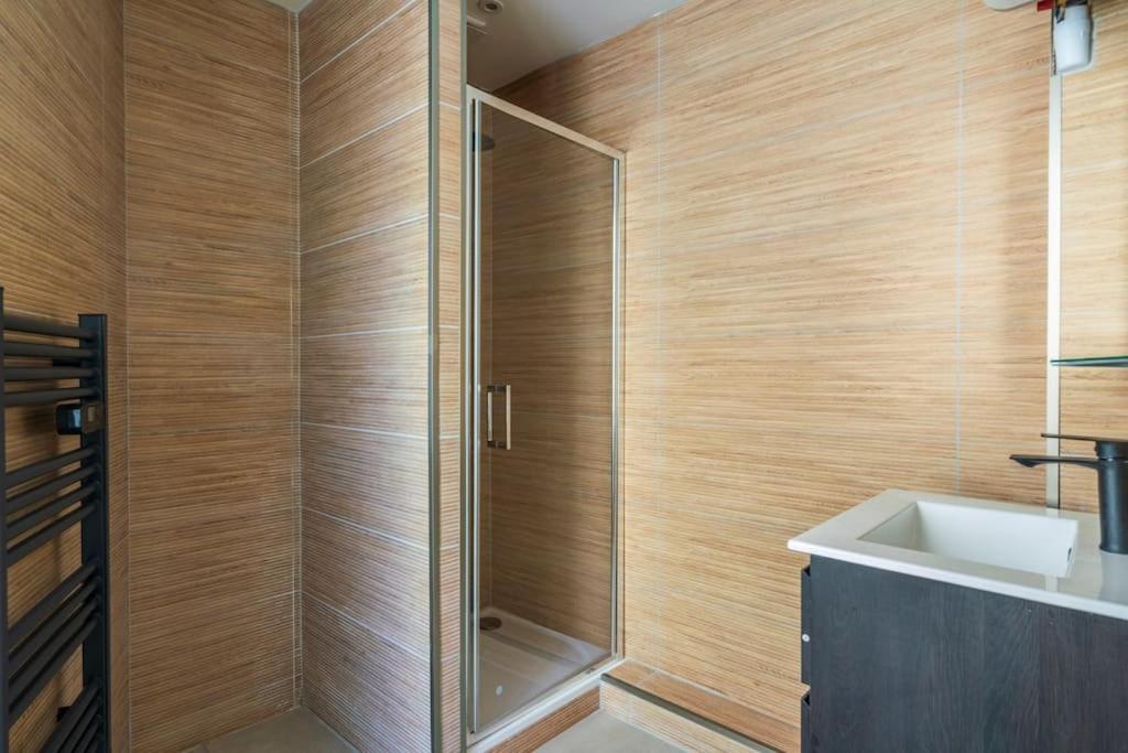 Studio Porte Dore Bois De Vincennes Paris