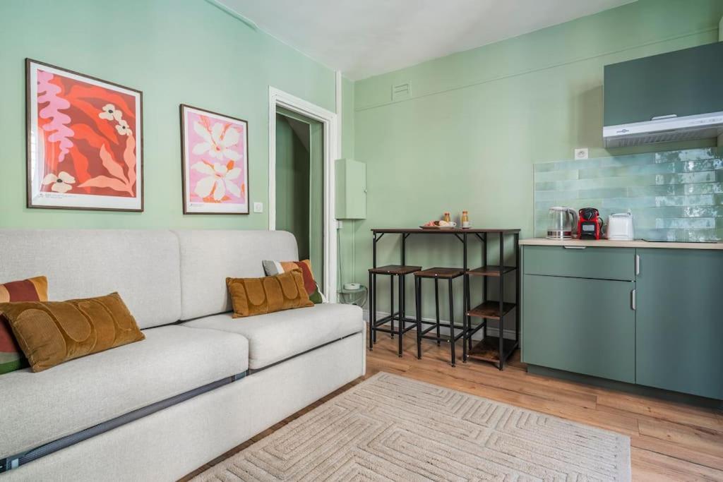 Studio Porte Dore Bois De Vincennes Paris