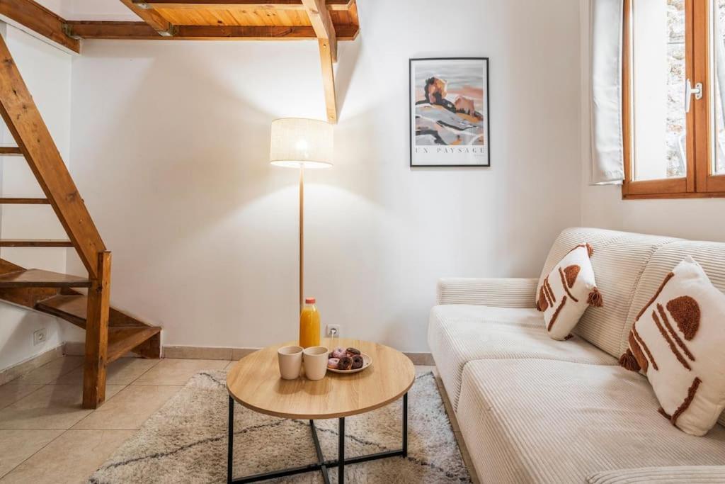 Avec Mezzanine #nation #voltaire Apartment *