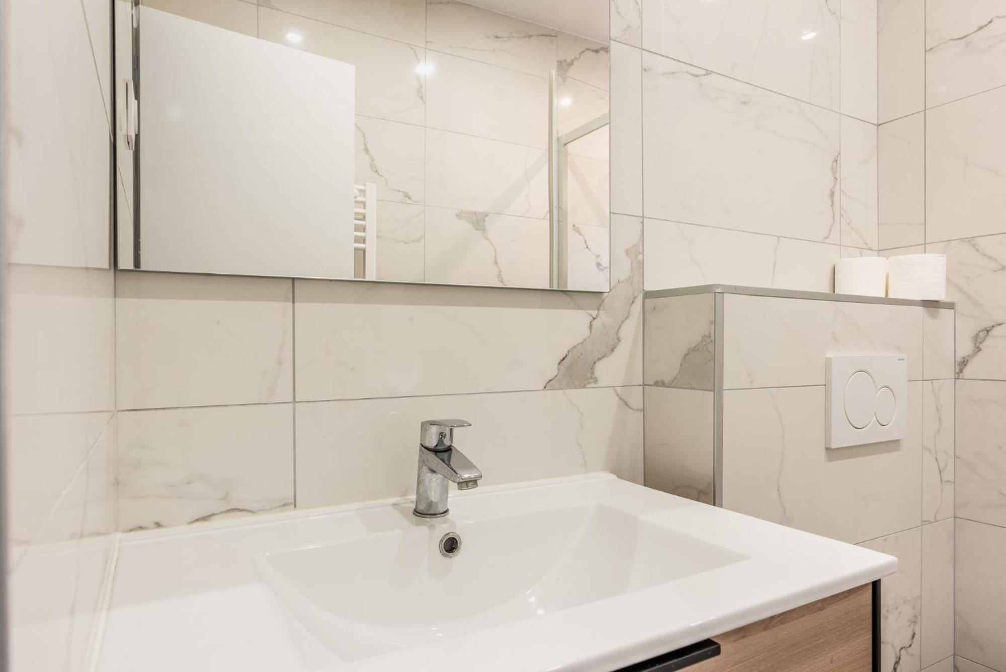 Charming House - 6 Guests - Buttes Chaumont Parc Apartment *