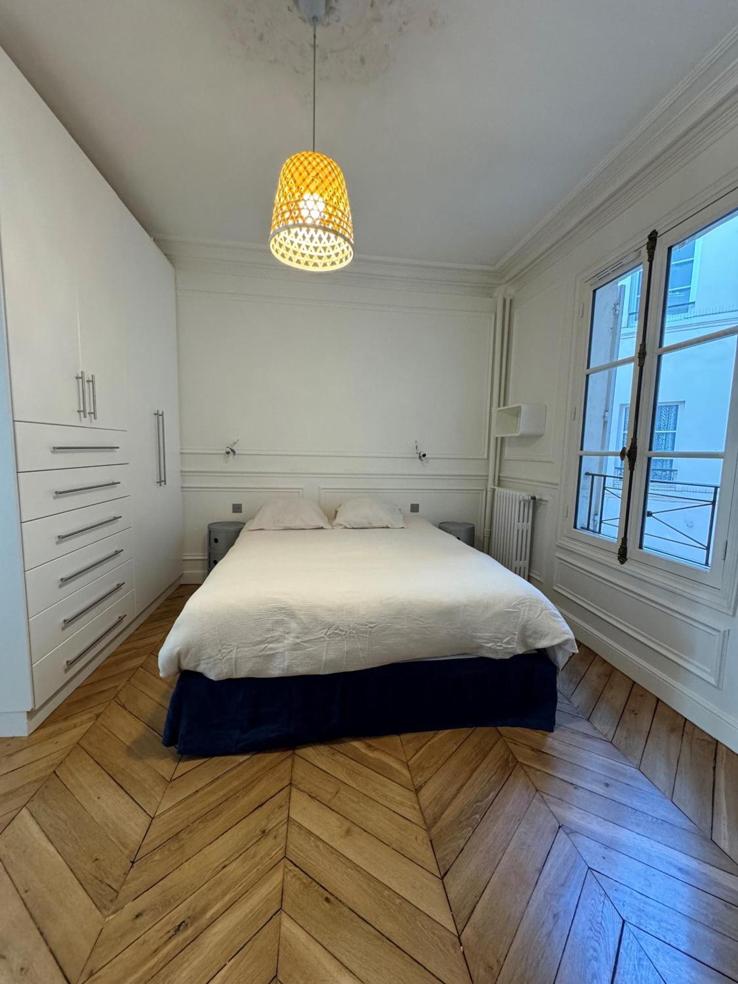Moulin Rouge - Montmatre Apartment