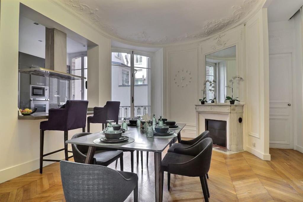 Luxury 3 Bedrooms Near Champs Elysees Apartment