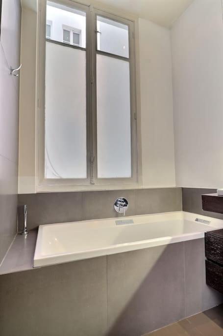 Appartement Luxury 3 Bedrooms Near Champs Elysees *