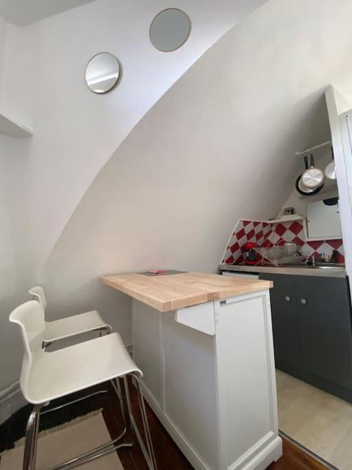 Apartment Cosy Et Sous Les Toits De Paris