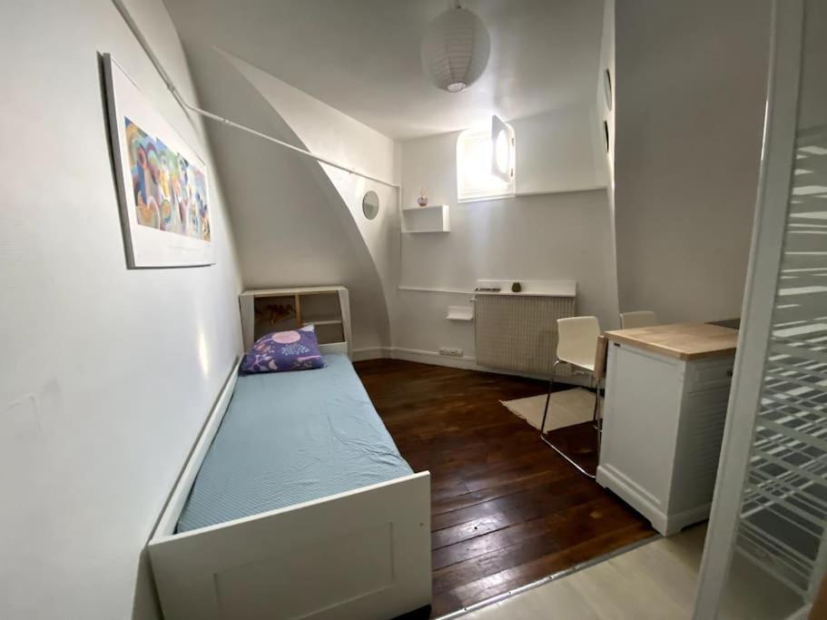 Cosy Et Sous Les Toits De *